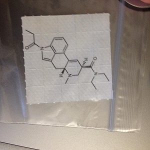 Kaufen Sie LSD 100mcg BLOTTER online